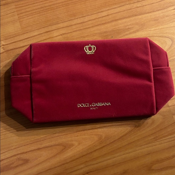 Dolce and gabanna red velvet makeup pouch - Picture 2 of 3